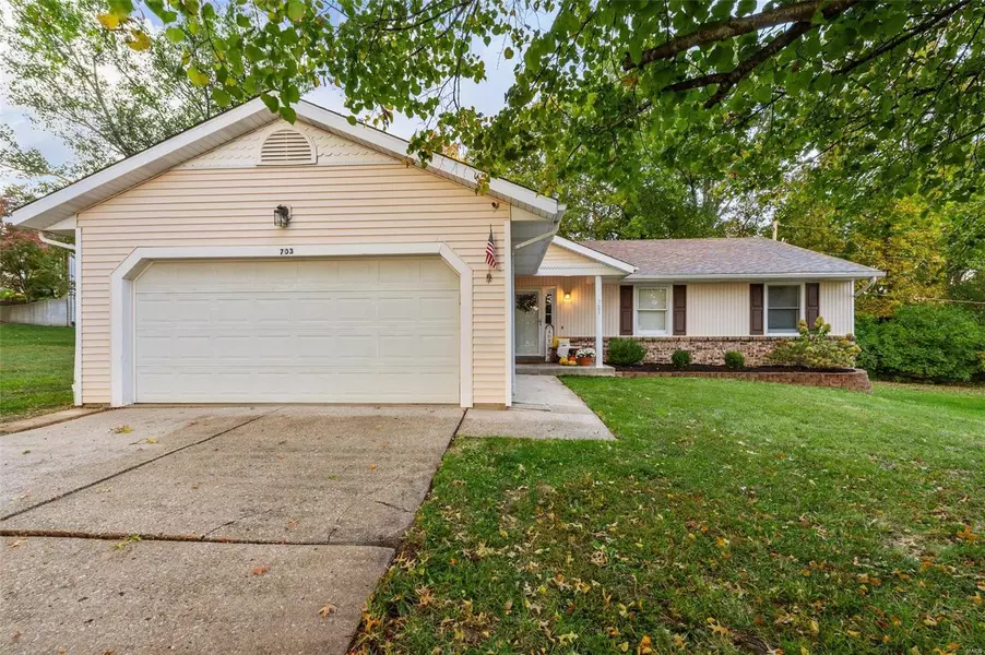 703 Worthington DR, Warrenton, MO 63383