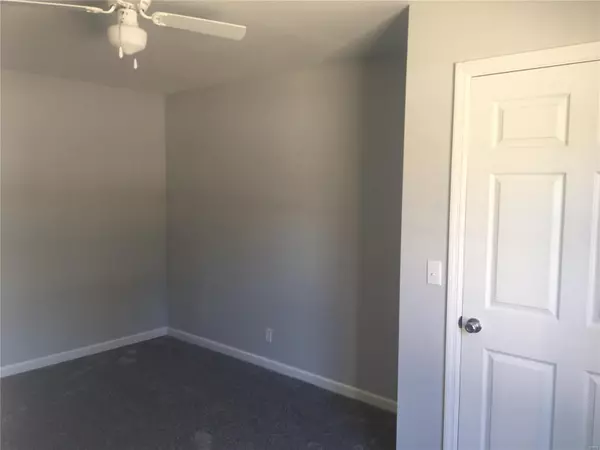 Troy, MO 63379,4 Seth LN