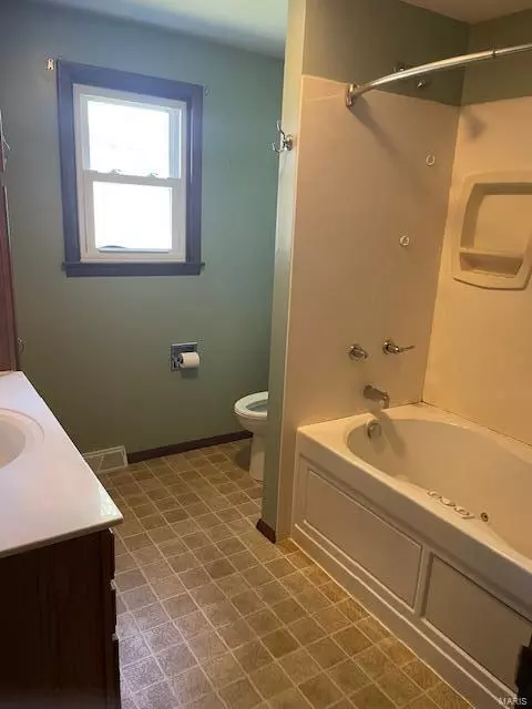 Aviston, IL 62216,11 Walnut CIR