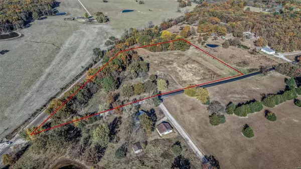 17005 Dunklin RD, Lebanon, MO 65536
