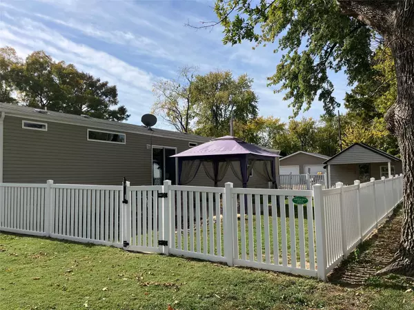 Beckemeyer, IL 62219,530 Randolph ST