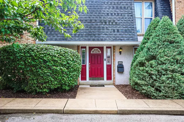 1111 Rue La Ville #1111, Creve Coeur, MO 63141