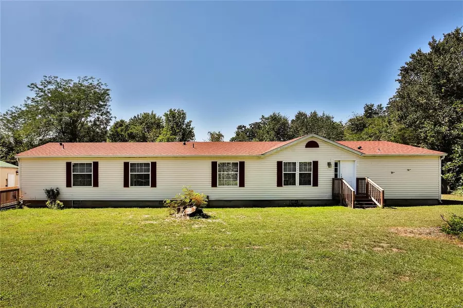 325 Scenic View DR, Dittmer, MO 63023