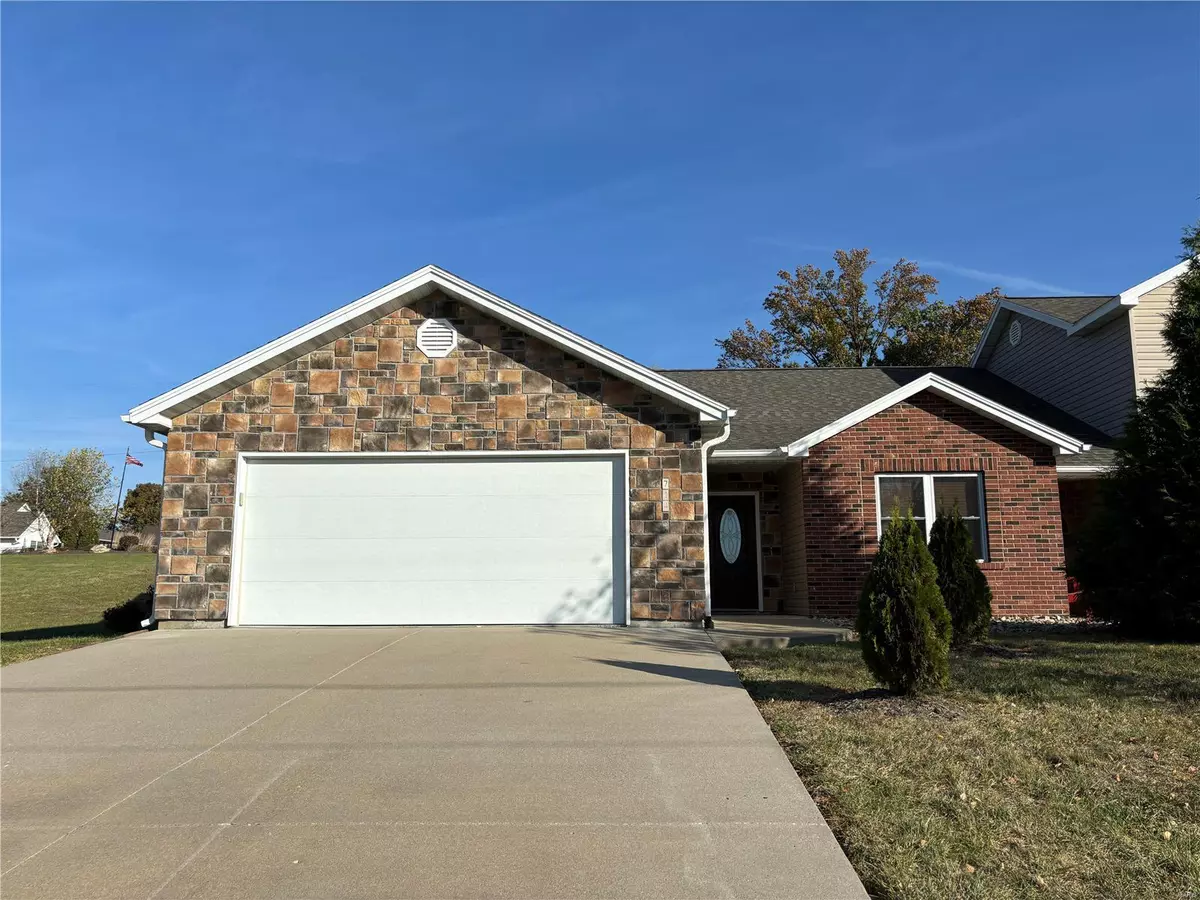Hannibal, MO 63401,714 Hummingbird LN