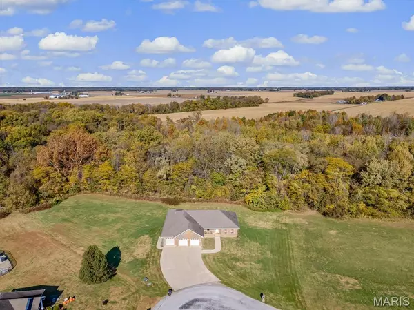 Marine, IL 62061,929 Virginia DR