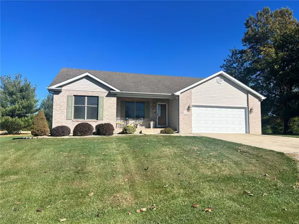 Godfrey, IL 62035,13776 White Pine LN