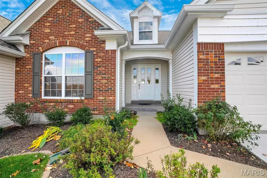 604 Bluffs View CT, Eureka, MO 63025
