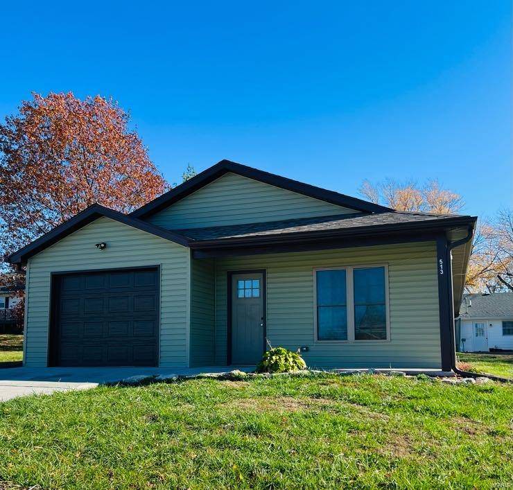 513 E Wells ST, Perry, MO 63462