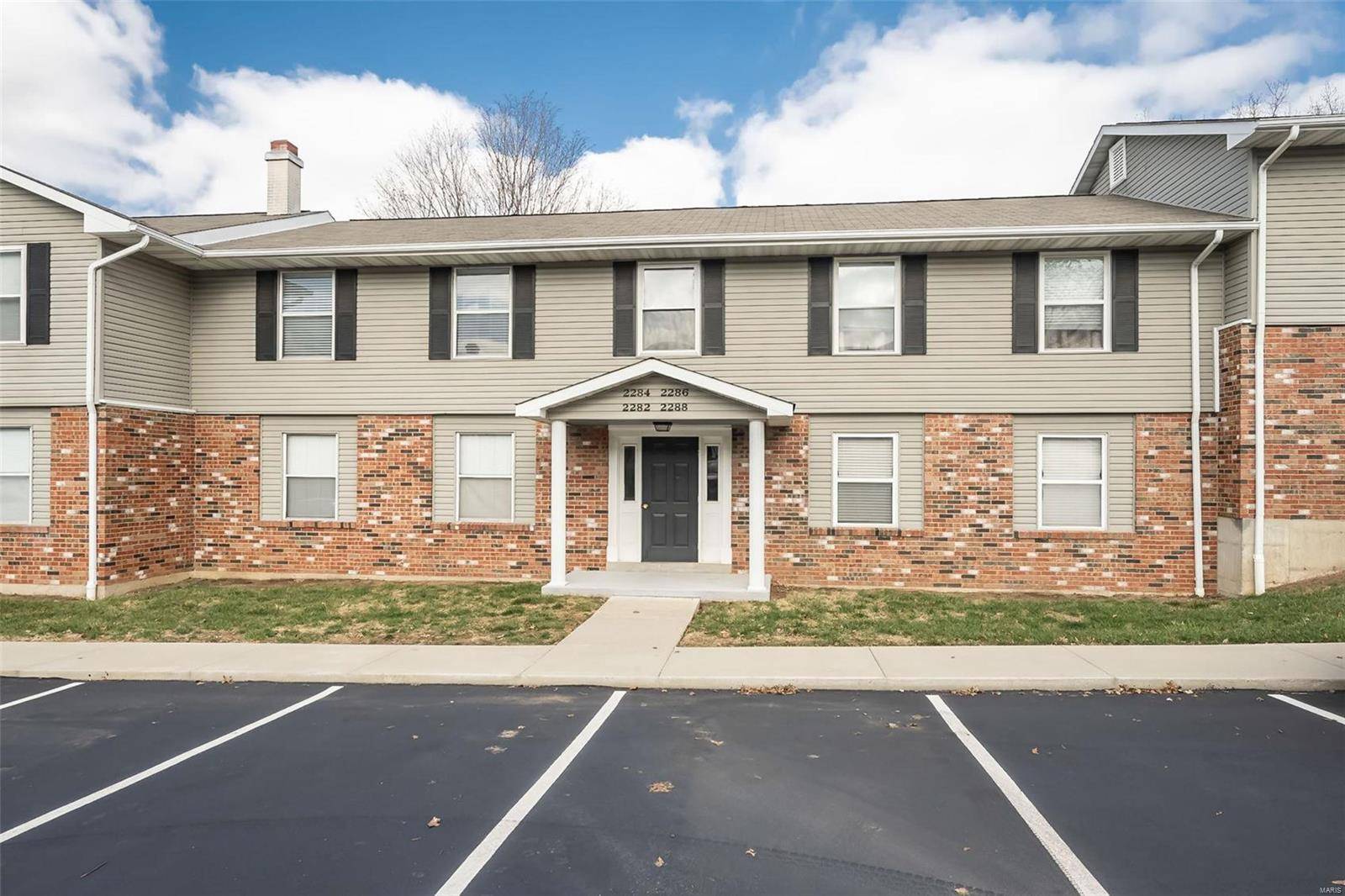 St Peters, MO 63376,2284 Highland Hill DR #C