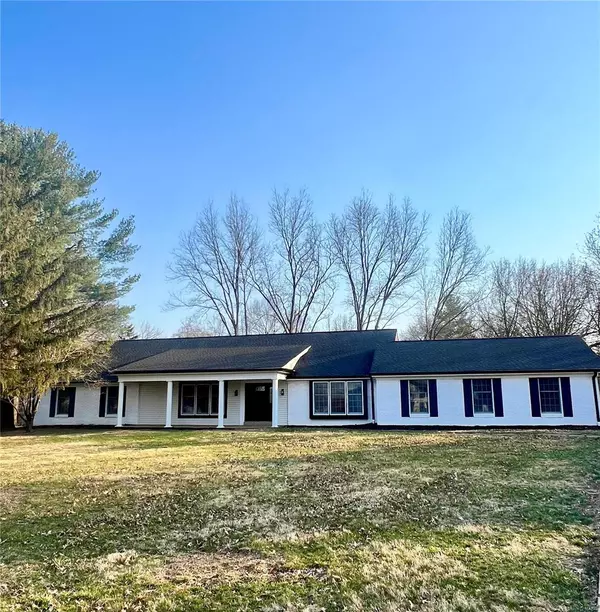 15890 Richborough RD, Chesterfield, MO 63017
