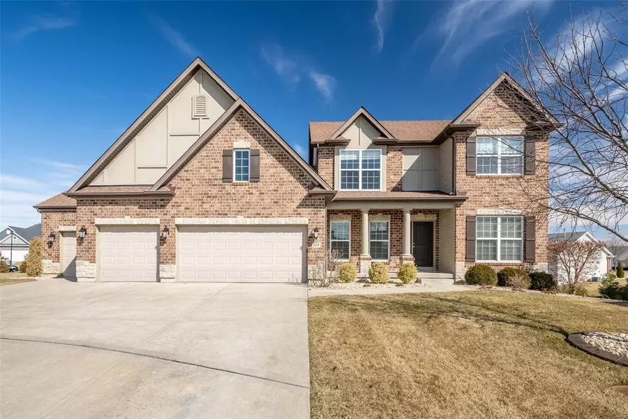 609 Ridgepointe Valley CT, Lake St Louis, MO 63367