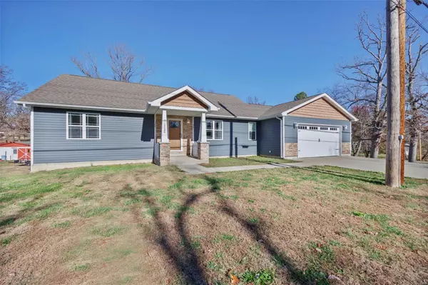 11619 Spring Town RD, Mineral Point, MO 63660