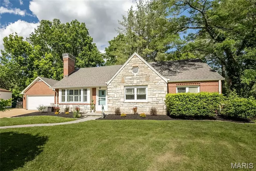 1 Spirea CT, St Louis, MO 63119