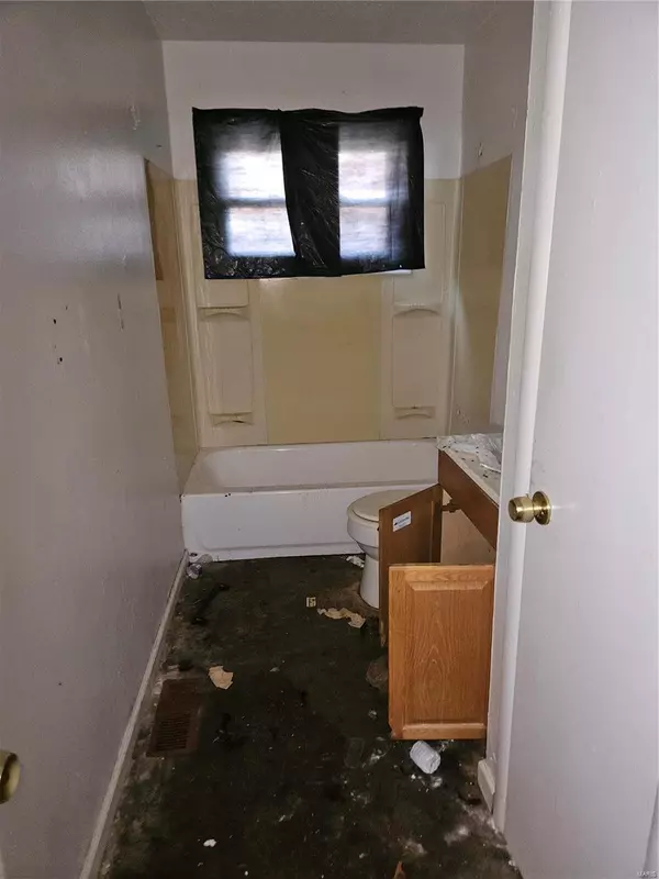 Cahokia, IL 62206,1711 theodore LN