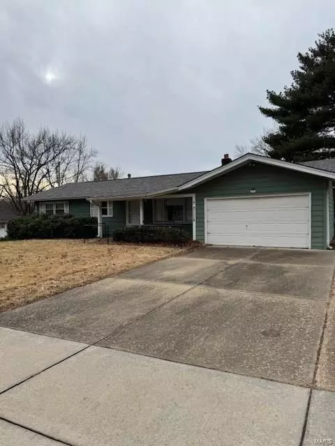 67 Forestwood DR,  St Louis,  MO 63135