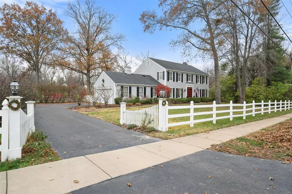 St Louis, MO 63141,12764 Conway RD