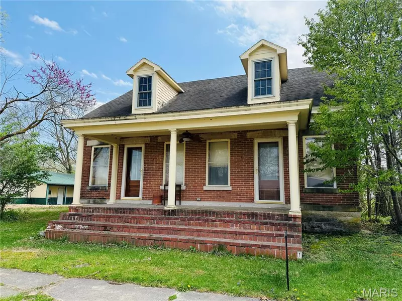 315 E Madison ST, Paris, MO 65275