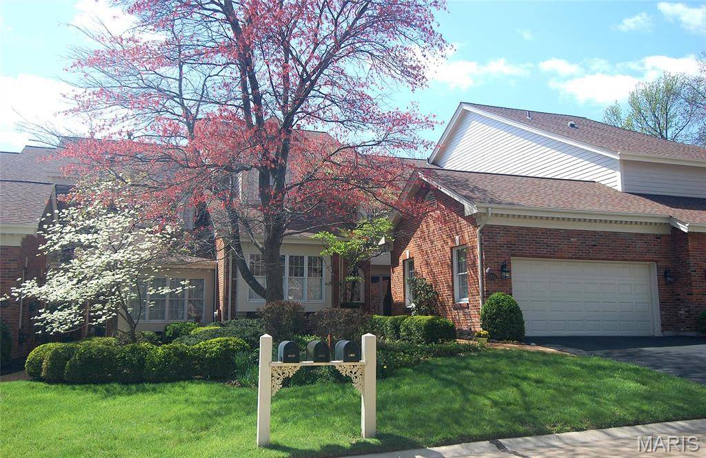 13332 Fairfield Square DR, Town And Country, MO 63017