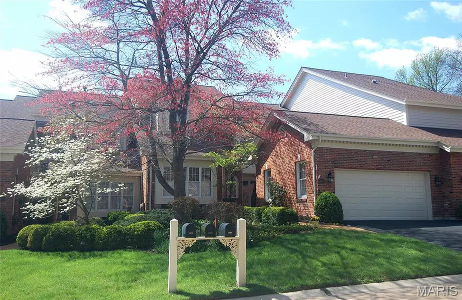13332 Fairfield Square DR, Town And Country, MO 63017
