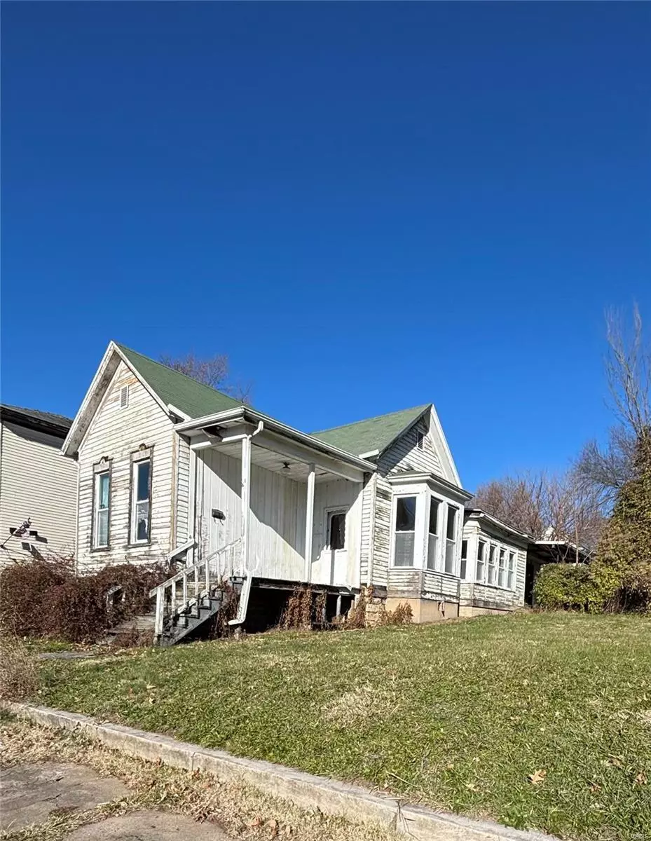 Hannibal, MO 63401,1802 Chestnut ST