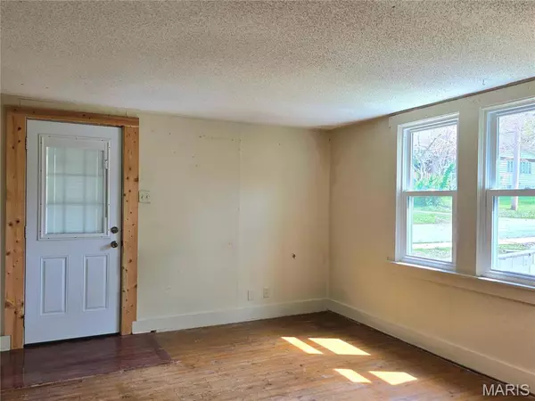 Washington, MO 63090,105 Holman ST