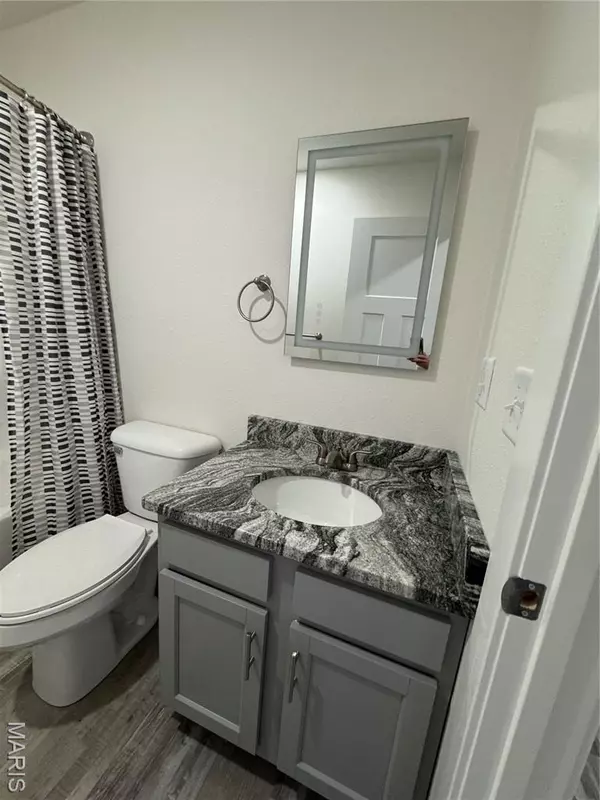Dixon, MO 65459,0 Hawthorn