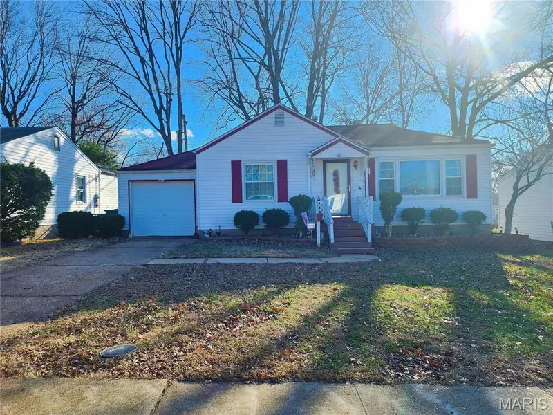 1200 Kilgore DR, St Louis, MO 63137