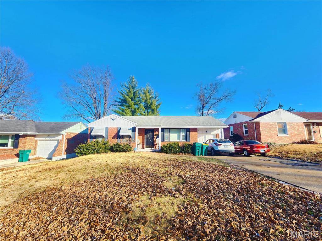 9228 Halbrook DR, St Louis, MO 63137