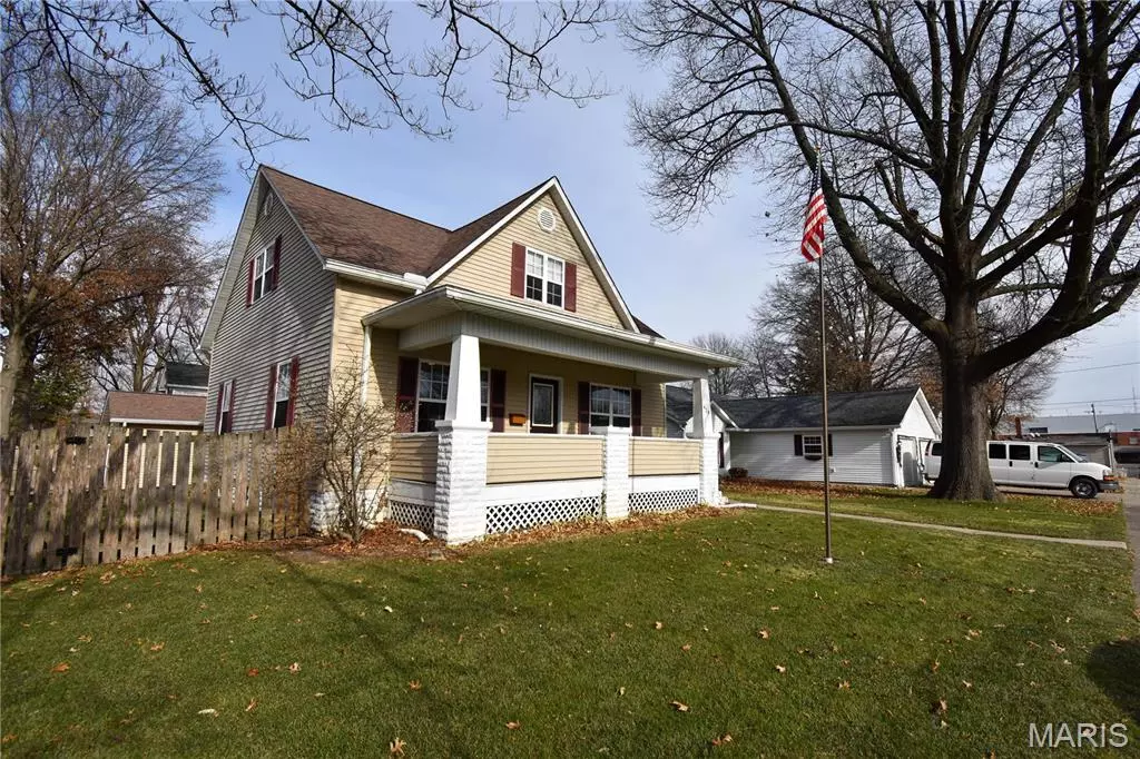 Staunton, IL 62088,429 W Olive ST