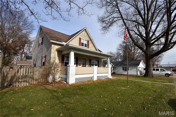 429 W Olive ST, Staunton, IL 62088