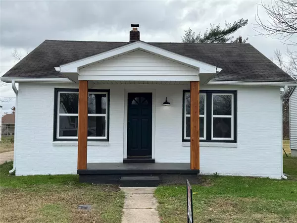 725 E Gladys ST, Sikeston, MO 63801