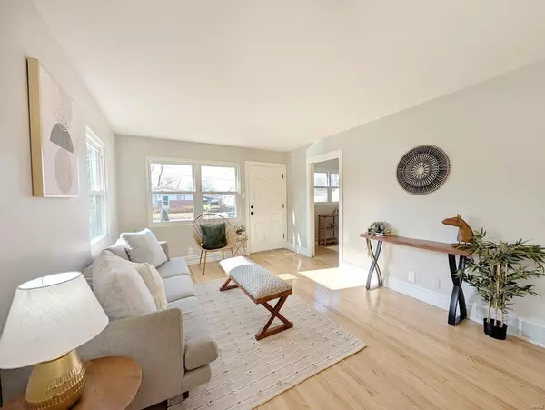 St Louis, MO 63131,908 Des Peres DR