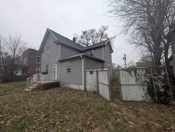 Granite City, IL 62040,2225 Iowa ST