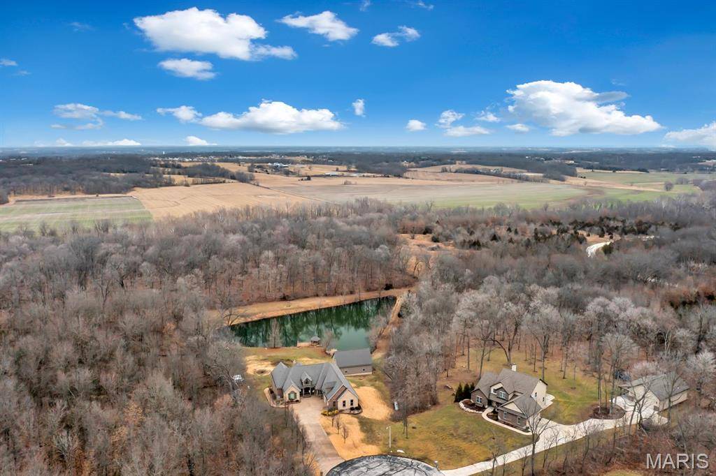 2942 Eagle Pointe DR, Wentzville, MO 63385