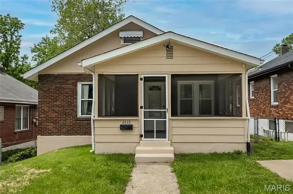 2833 Walton RD, St Louis, MO 63114