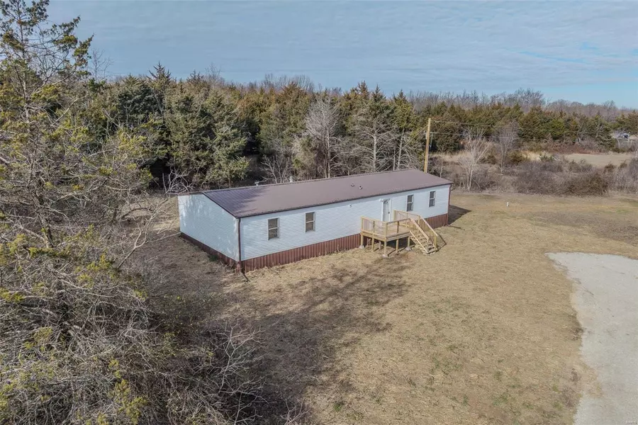 15925 Donovan RD, Lebanon, MO 65536