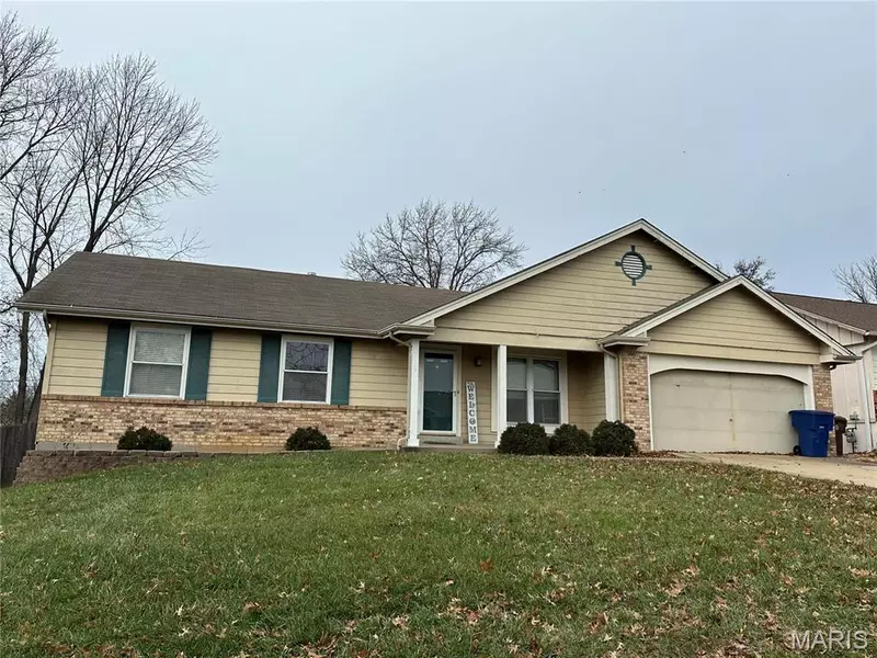 212 Universal DR, St Peters, MO 63376