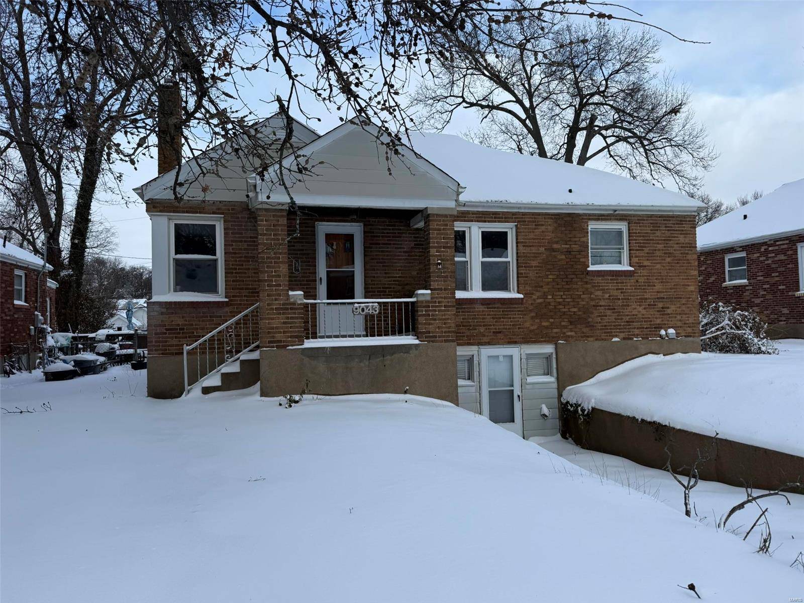 9043 Pallardy LN, St Louis, MO 63114