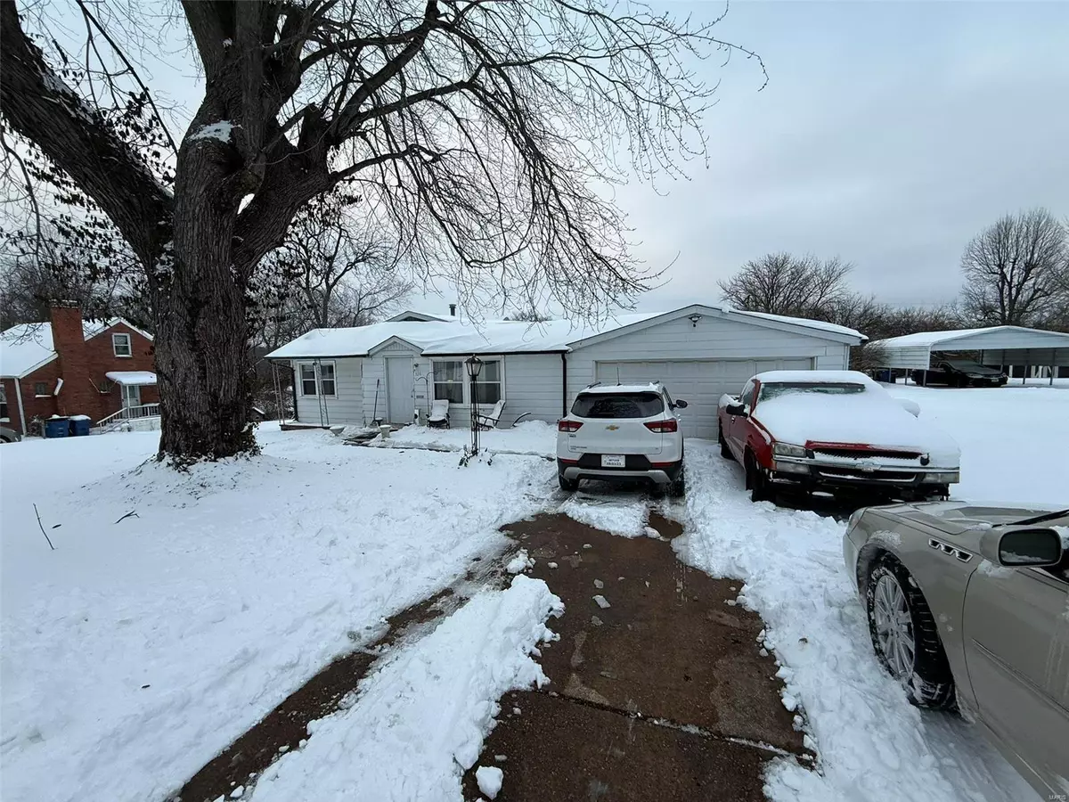 St Louis, MO 63135,324 Ames PL