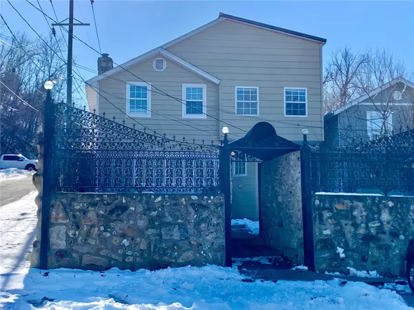 907 Bluff ST, Hannibal, MO 63401