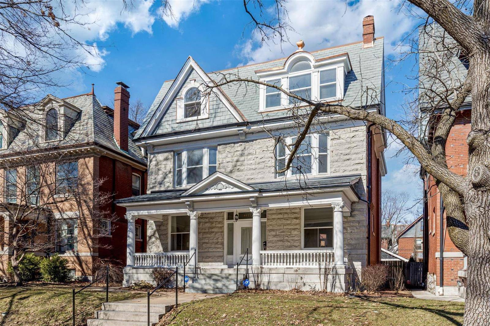 St Louis, MO 63112,6127 Kingsbury AVE