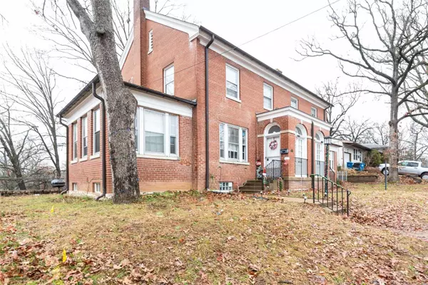 205 Grover RD, St Louis, MO 63125