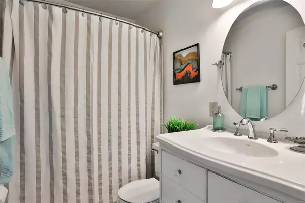 St Louis, MO 63123,9921 Juniper