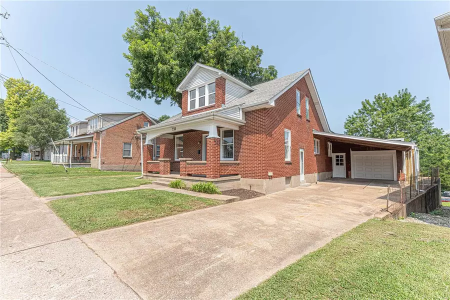 731 W 5th ST, Washington, MO 63090