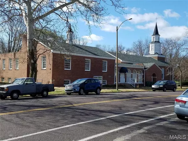 St Louis, MO 63116,5880 Christy BLVD