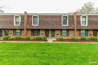 4267 Burnett Walk, St Louis, MO 63125
