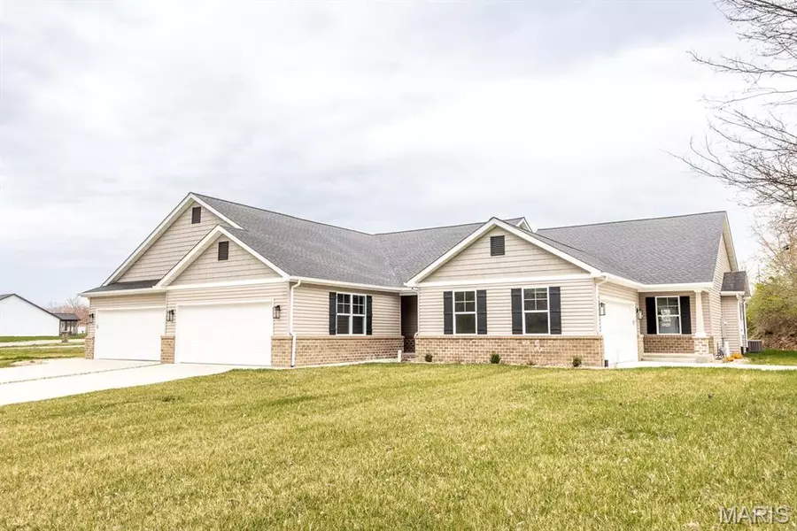 713 N Edison ST, Freeburg, IL 62243