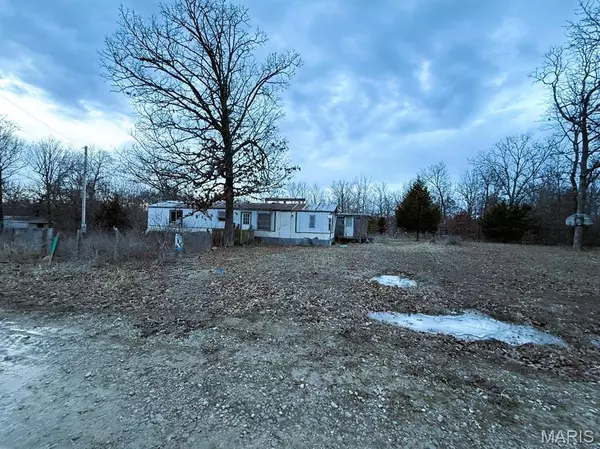 25755 Mountain Creek, Lebanon, MO 65536