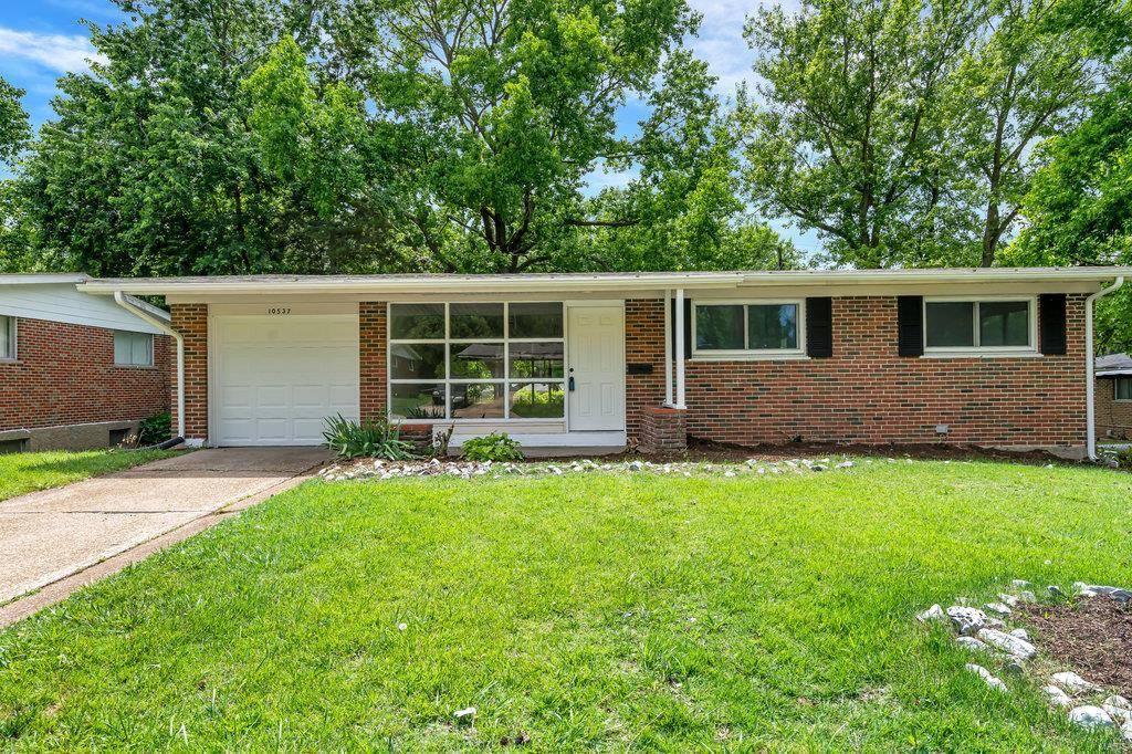 10537 Chickering DR, St Louis, MO 63136
