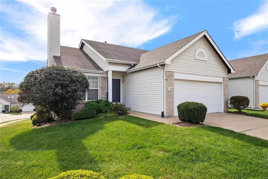 298 Arbor Place LN, Manchester, MO 63088